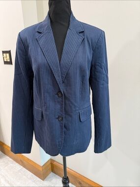 Tommy Hilfiger Women’s Navy and white pinstripe Blazer Jacket size 12